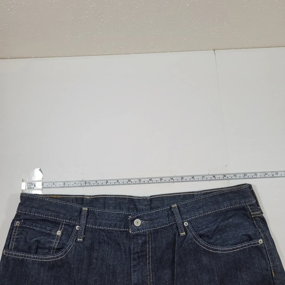 Levis classic iconic leg